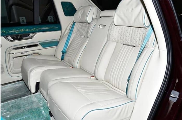 Hongqi Guoli rear seats