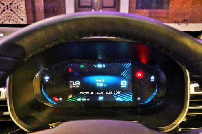 MG Hector facelift gets fresh looks and more tech