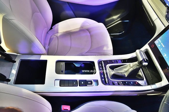 MG Hector facelift gets fresh looks and more tech