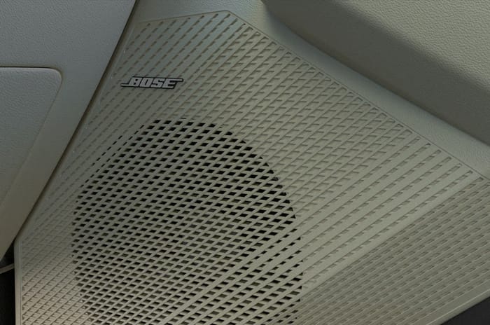Kia Carens Clavis Bose speakers