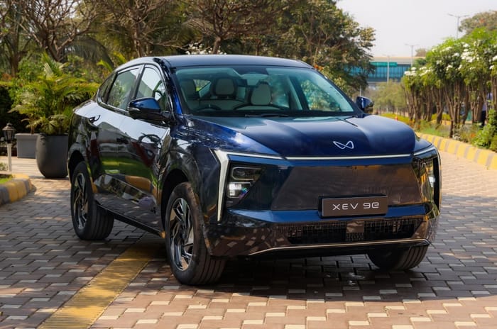 Mahindra XEV 9e front