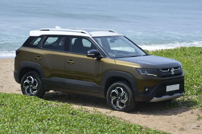 Maruti Brezza front right side