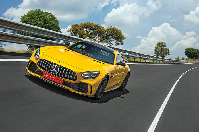 0-300kph in a Mercedes AMG GT R   
