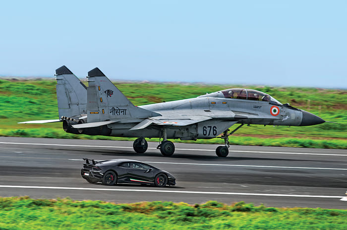 MiG vs Lamborghini Huracan