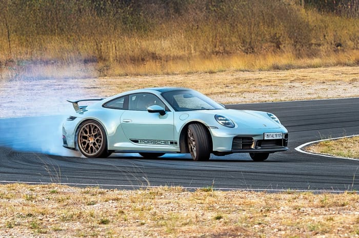 Porsche 911 drifting