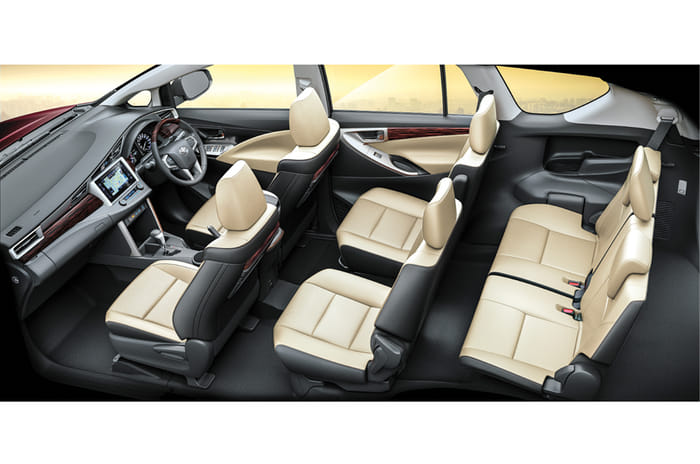 The road the Shekhawati in a Toyota Innova Crysta