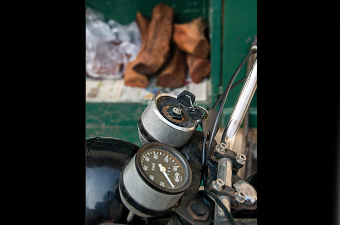 Yezdi 250 CL II in Udvada 