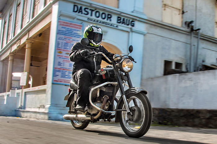 Yezdi 250 CL II in Udvada