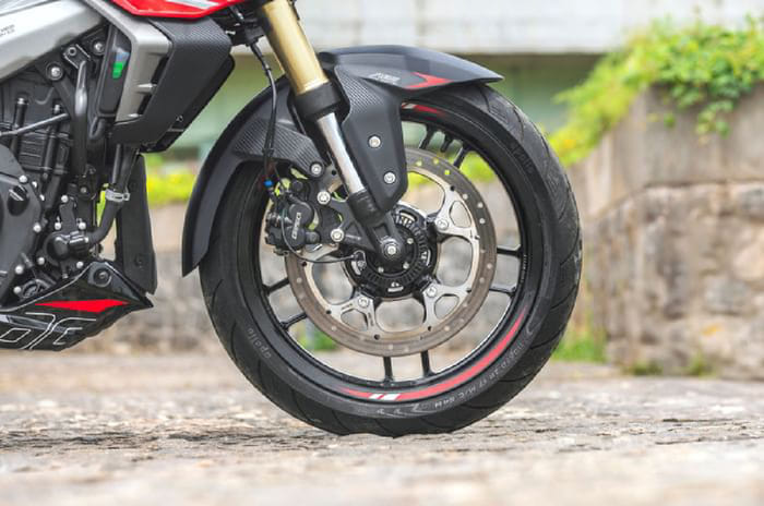 5 things to know before buying the Bajaj Pulsar NS400Z