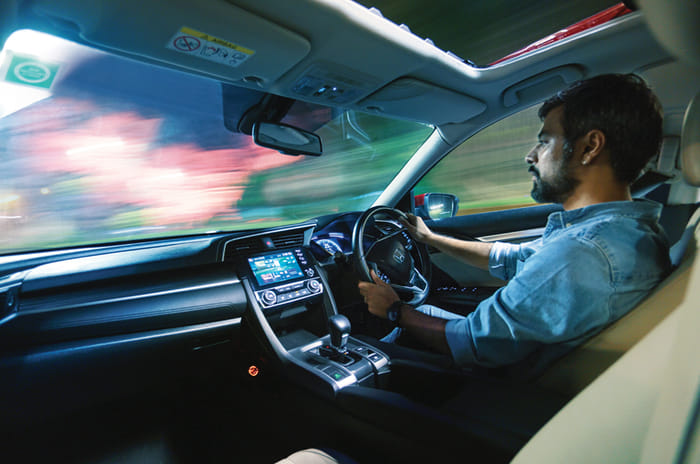 Honda Civic: Rule the night