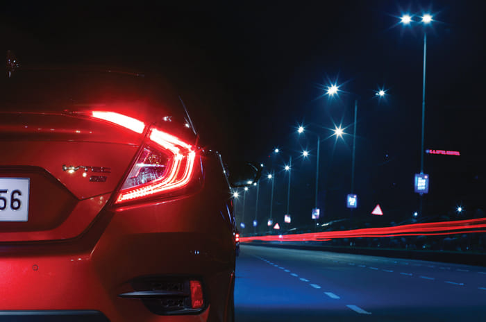 Honda Civic: Rule the night