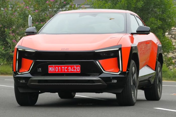 Fastest charging electric midsize SUVs in India