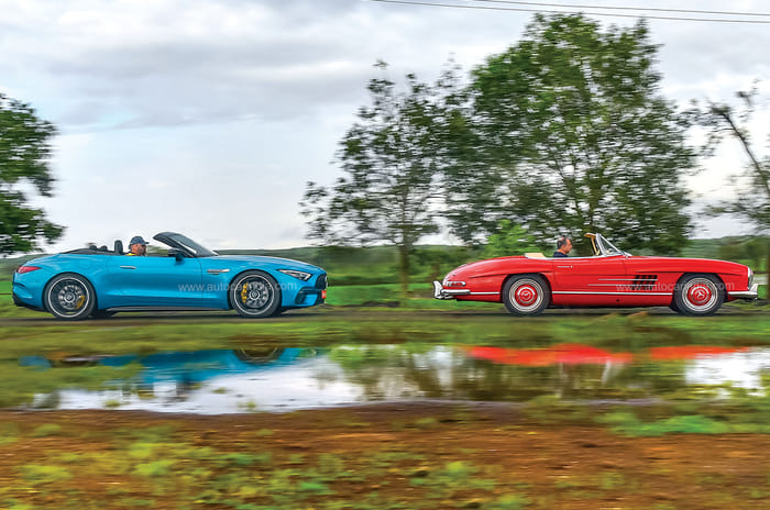 Date with an icon: Mercedes-AMG SL 55 meets Mercedes-Benz 300 SL