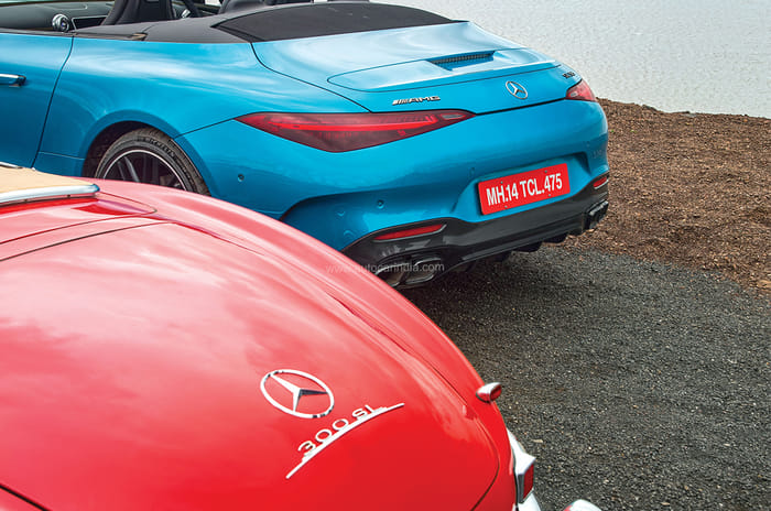 Date with an icon: Mercedes-AMG SL 55 meets Mercedes-Benz 300 SL