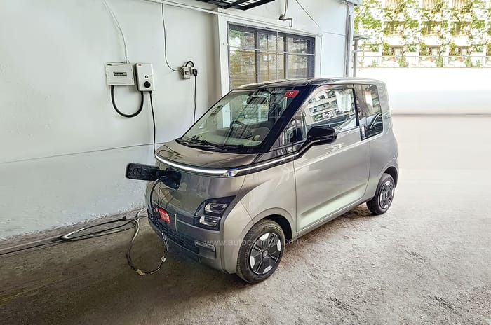 MG Comet EV charging