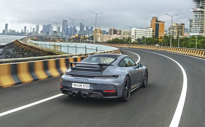 porsche-911-carrera-4-gts-interior