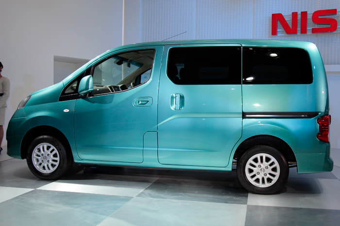 Nissan Evalia 