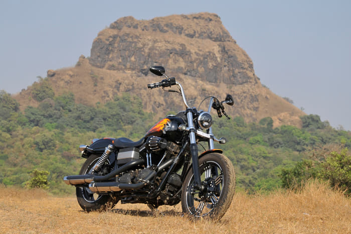Heavily customised Street Bob looks insanely cool. 