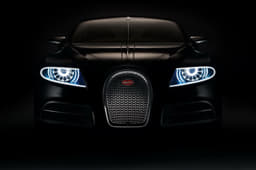 The 16C has the typical Bugatti radiator grille and big round LED headlamps. 