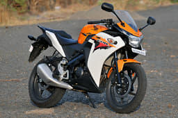 Honda CBR150R image gallery