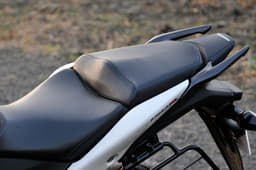 Honda CBR150R image gallery