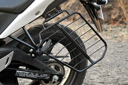 Honda CBR150R image gallery