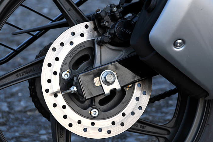 Honda CBR150R image gallery