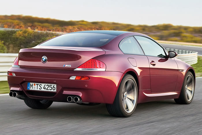 The M6 was powered by a 5-liter motor, 10 cylinders, 507bhp, 53kgm of maximum torque, and engine speed beyond the 8,000rpm limit.