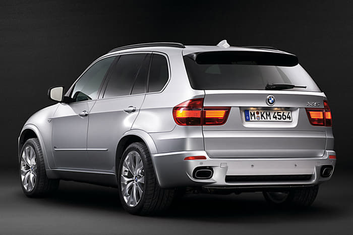 Power for the car comes from a 4,799cc engine fitted with Bi-VANOS and VALVETRONIC variable valve technologies to produce 355hp. The advanced engine is capable of propelling the car from zero to 100kph in 6.5 seconds before going on to a top speed of 241kph.