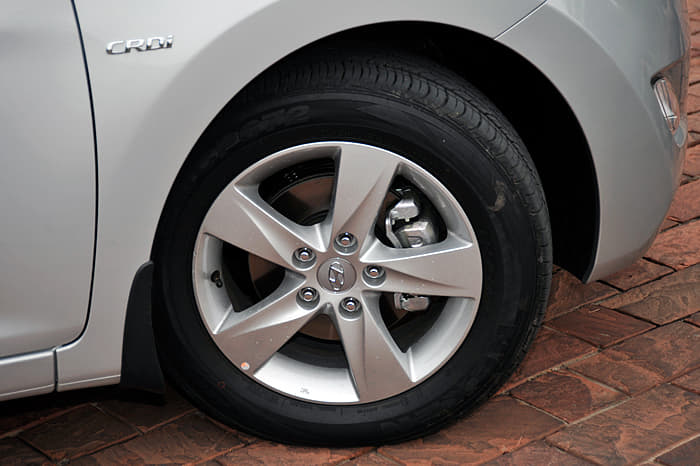 New Hyundai Elantra 2012 photos