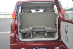 Foldable jump-seats are suitable for children only. 