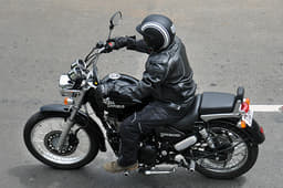 Royal Enfield Thunderbird 500 photos