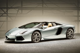 Lamborghini Aventador Roadster photo gallery