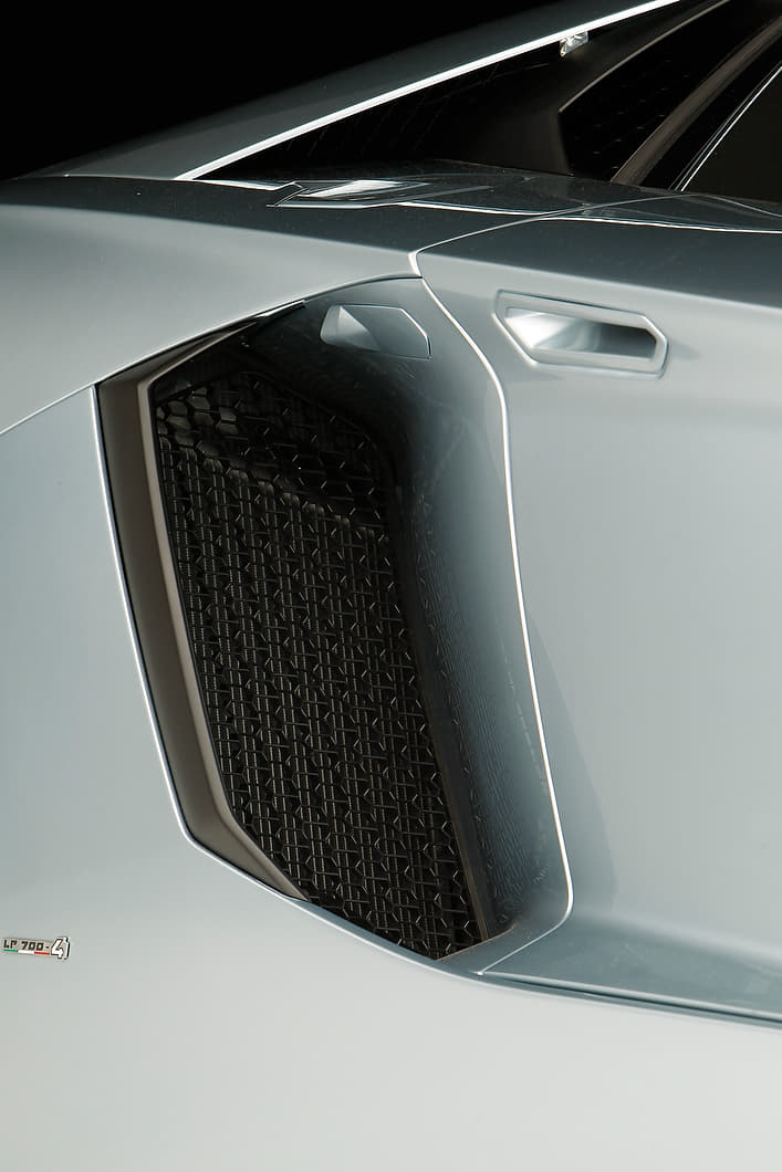 Lamborghini Aventador Roadster photo gallery