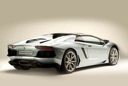 Lamborghini Aventador Roadster photo gallery