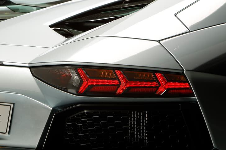 Lamborghini Aventador Roadster photo gallery