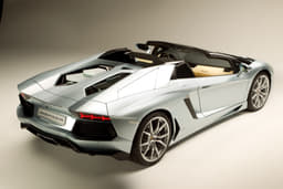 Lamborghini Aventador Roadster photo gallery