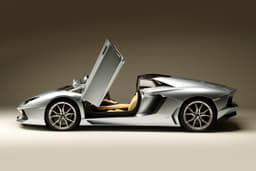 Lamborghini Aventador Roadster photo gallery