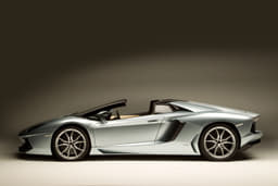 Lamborghini Aventador Roadster photo gallery