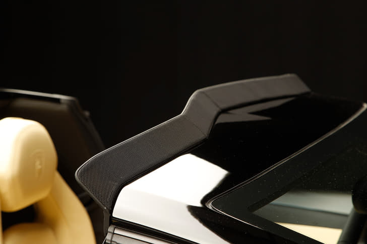 Lamborghini Aventador Roadster photo gallery