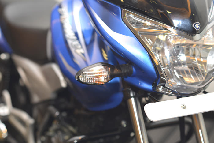 Bajaj Discover 100T detailed photo gallery