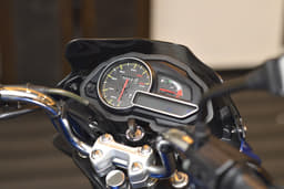 Bajaj Discover 100T detailed photo gallery