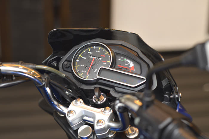 Bajaj Discover 100T detailed photo gallery