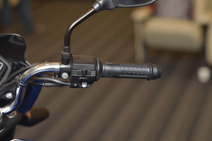 Bajaj Discover 100T detailed photo gallery