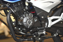 Bajaj Discover 100T detailed photo gallery