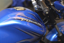 Bajaj Discover 100T detailed photo gallery