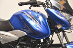 Bajaj Discover 100T detailed photo gallery