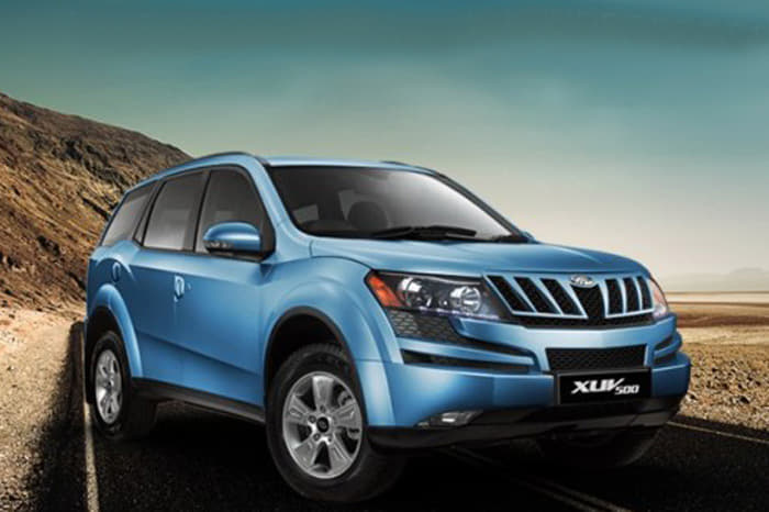 Mahindra XUV500 Arctic blue