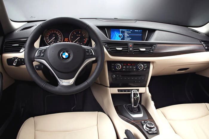 2013 BMW X1 facelift photo gallery