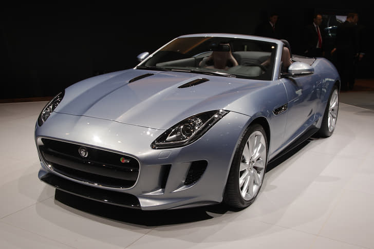 F-type arrives in Jaguar showrooms this year. Internationally, both V6 and V8 petrol engines will be available